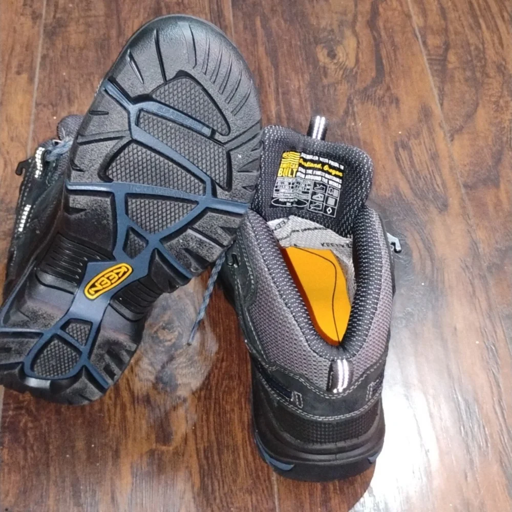 KEEN Kids Black and Gray Outdoor Ankle Boots
